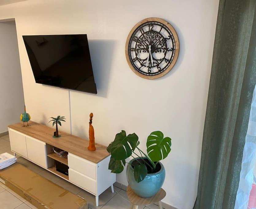 F2 St Denis Jardin D'Etat Apartment Сен Дьони Екстериор снимка