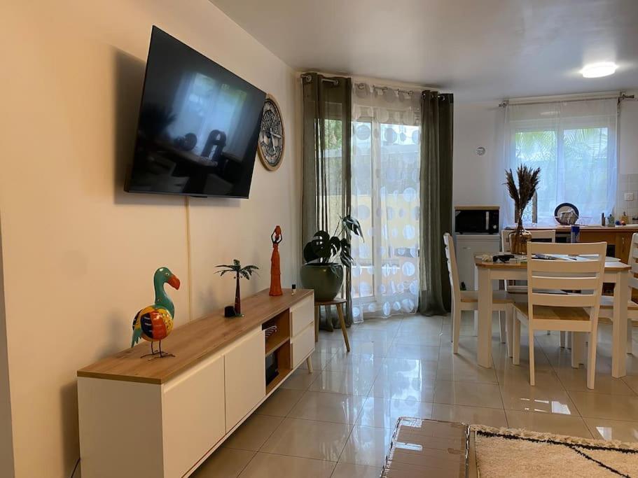 F2 St Denis Jardin D'Etat Apartment Сен Дьони Екстериор снимка